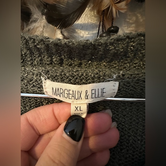 Margeaux & Ellie Women’s XL Green and White V-Neck Knit Sweater Cozy Casual - Picture 10 of 16